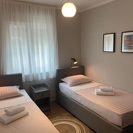 M Plus Residence Pinezići Eksteriør billede