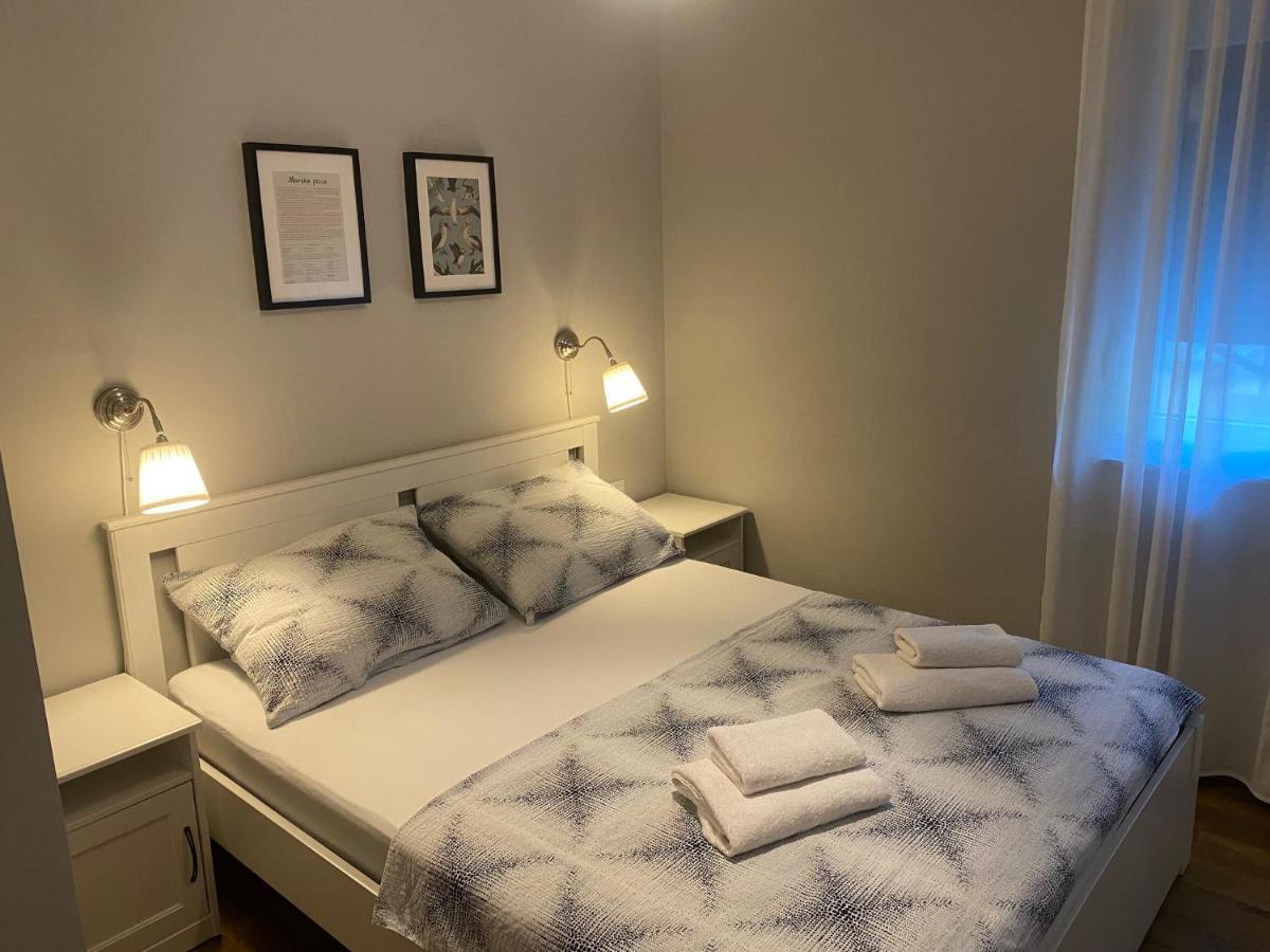 M Plus Residence Pinezići Eksteriør billede